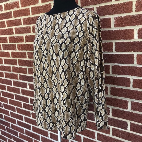 🆕 MK | Snakeskin Print Slit Shoulder Jersey Knit Blouse Top - Picture 4 of 5